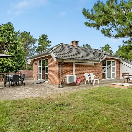 Botulf - 3-8km From The Sea By Interhome Vakantiehuis Tagholm