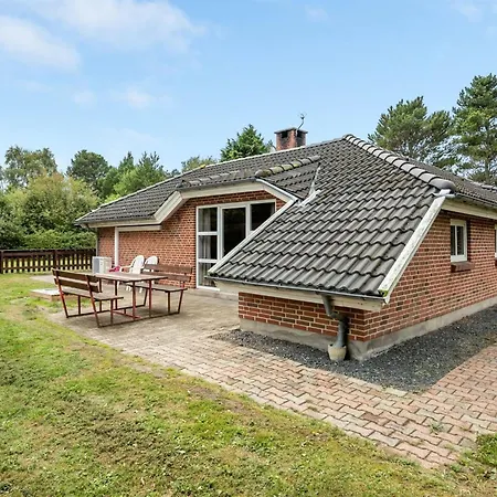 Vakantiehuis Botulf - 3-8km From The Sea By Interhome