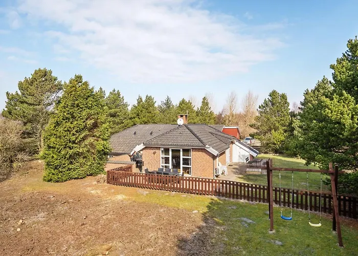 Botulf - 3-8km From The Sea By Interhome